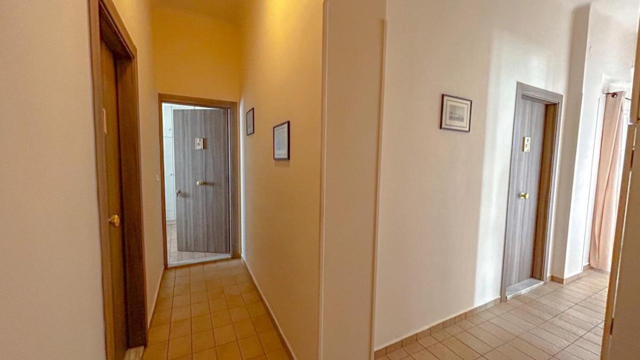Central 9 Rooms Ermupoli Zewnętrze zdjęcie