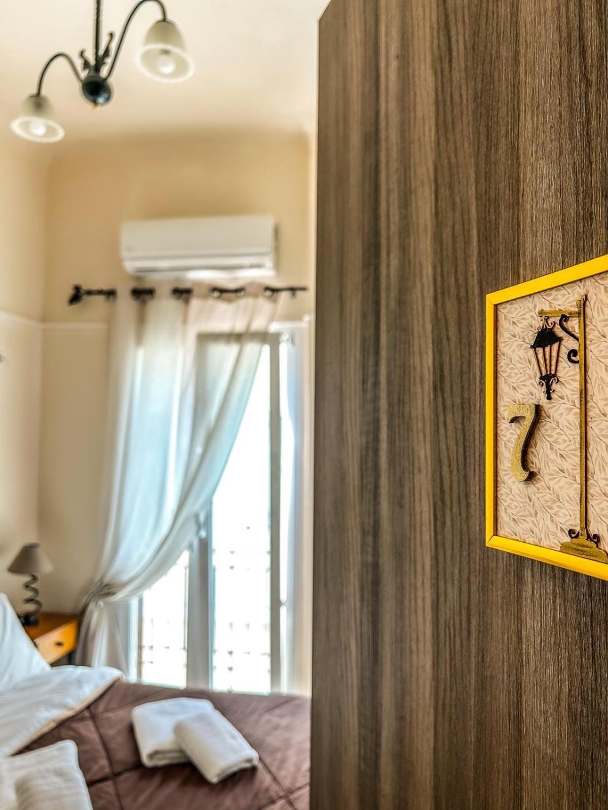 Central 9 Rooms Ermupoli Pokój zdjęcie