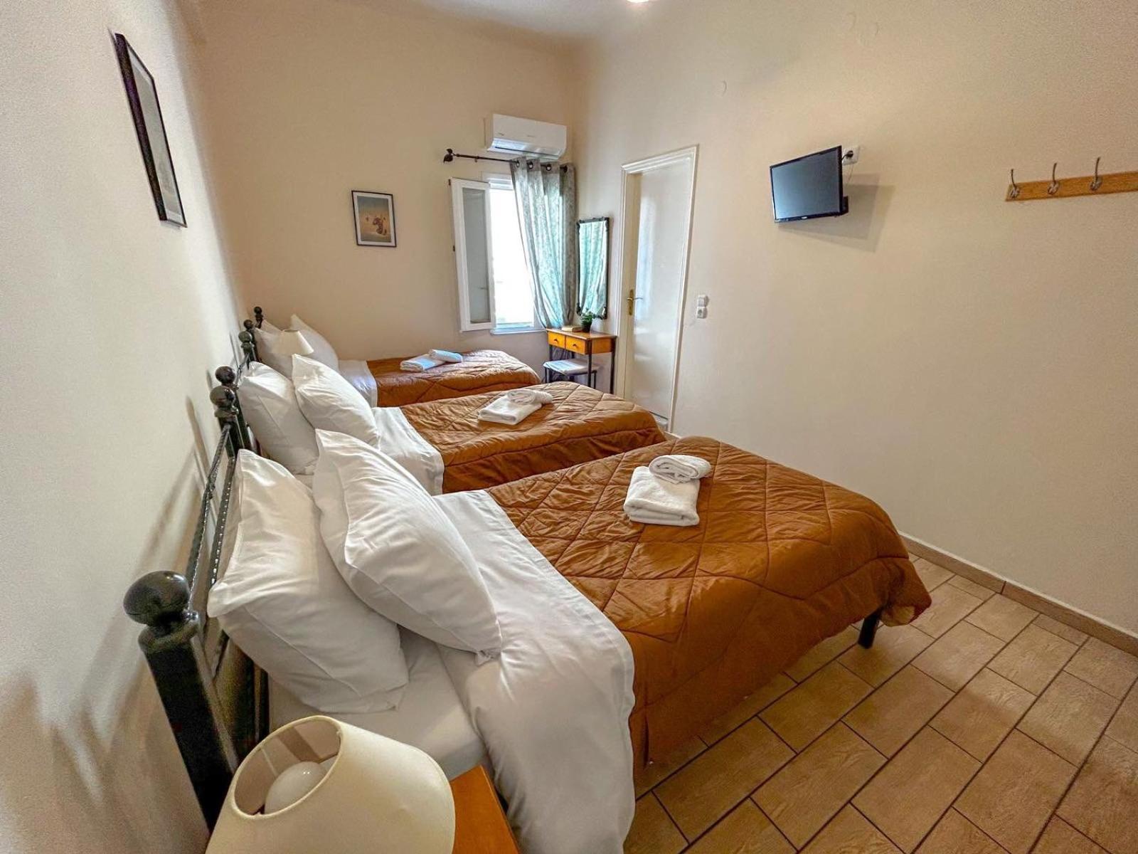 Central 9 Rooms Ermupoli Zewnętrze zdjęcie